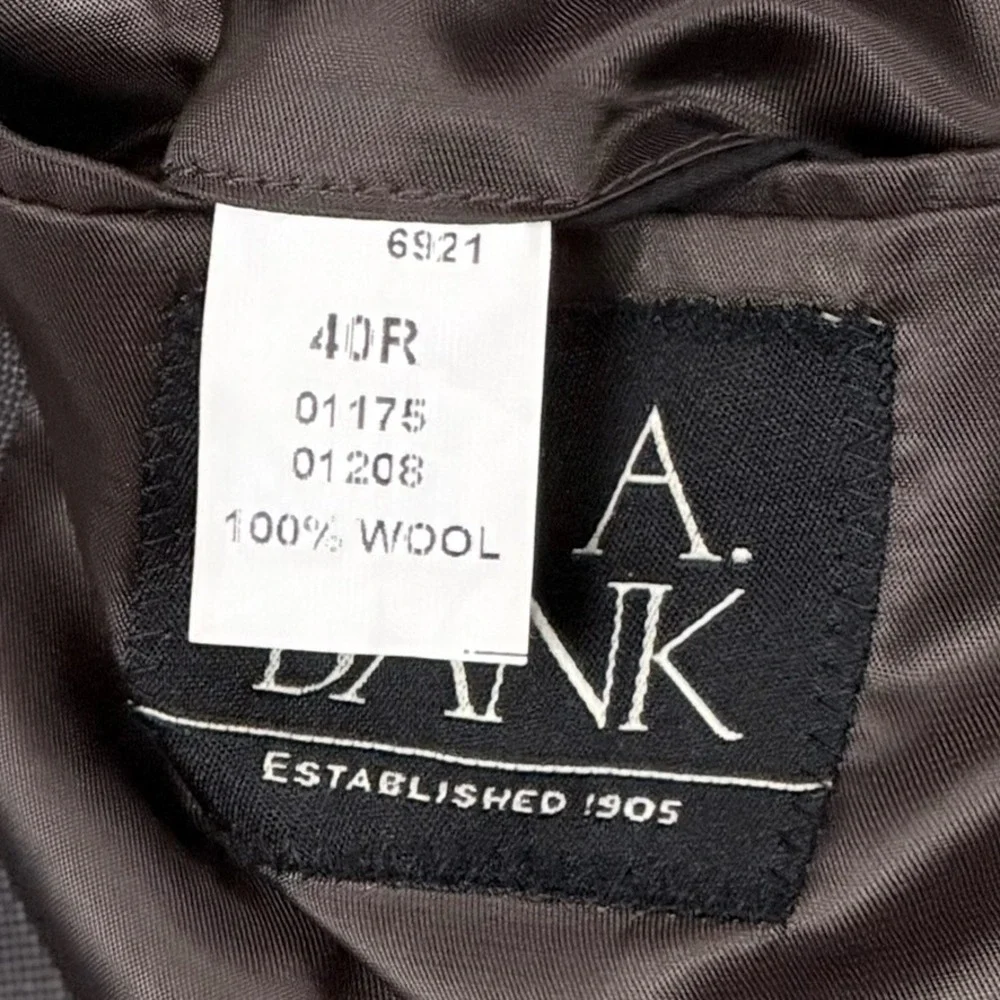 Jos A Bank Suit 40R 34x28 100% Wool Gray Executive Professional Preppy Wedding